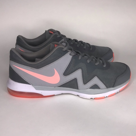 Nike Shoes - Nike women’s Air Sculpt TR2 size 8.5